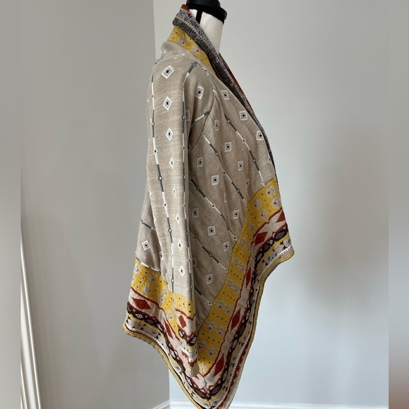 Freeway Southwestern Flyaway Cardigan Sweater
In a size XSmall - Picture 5 of 11